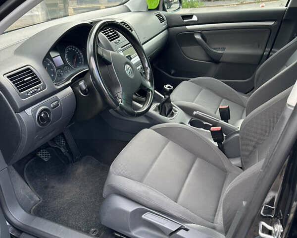 Чорний Фольксваген Гольф, об'ємом двигуна 1.6 л та пробігом 236 тис. км за 6000 $, фото 5 на Automoto.ua