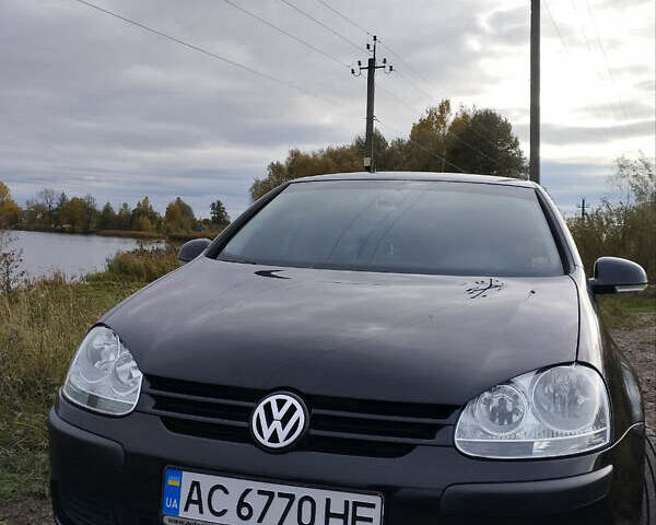 Черный Фольксваген Гольф, объемом двигателя 1.39 л и пробегом 121 тыс. км за 5150 $, фото 3 на Automoto.ua