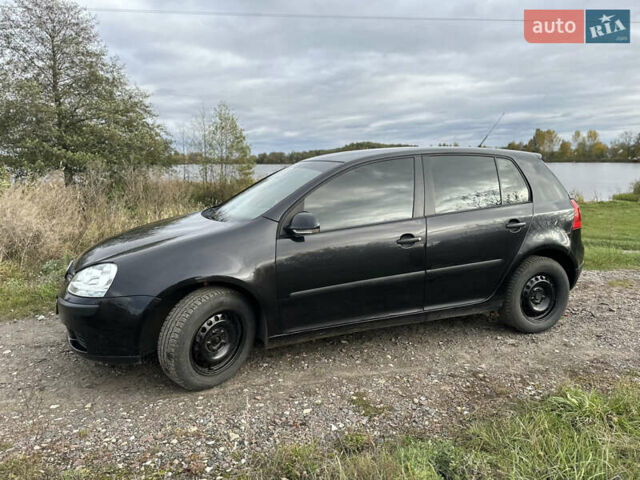 Черный Фольксваген Гольф, объемом двигателя 1.39 л и пробегом 121 тыс. км за 5150 $, фото 5 на Automoto.ua