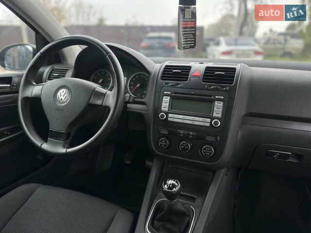Чорний Фольксваген Гольф, об'ємом двигуна 1.4 л та пробігом 237 тис. км за 5100 $, фото 42 на Automoto.ua