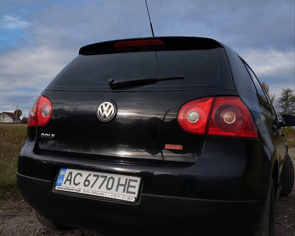 Черный Фольксваген Гольф, объемом двигателя 1.39 л и пробегом 121 тыс. км за 5150 $, фото 11 на Automoto.ua