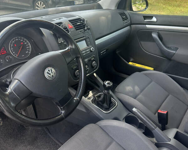 Черный Фольксваген Гольф, объемом двигателя 1.6 л и пробегом 129 тыс. км за 6200 $, фото 8 на Automoto.ua