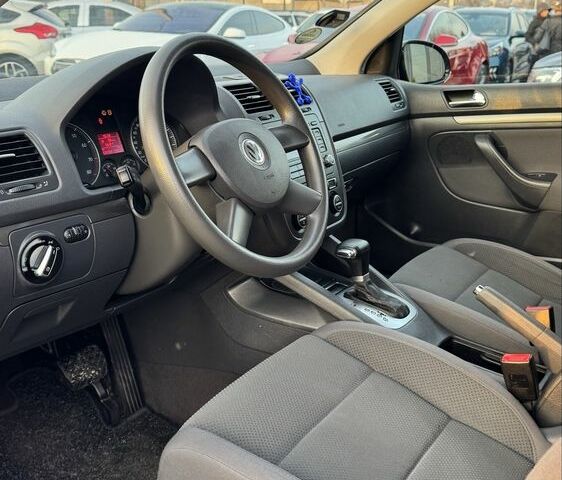 Чорний Фольксваген Гольф, об'ємом двигуна 1.6 л та пробігом 137 тис. км за 7000 $, фото 10 на Automoto.ua