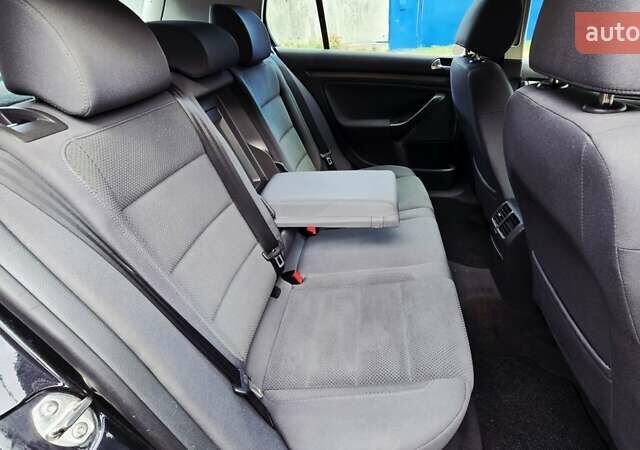 Чорний Фольксваген Гольф, об'ємом двигуна 1.6 л та пробігом 221 тис. км за 7399 $, фото 52 на Automoto.ua