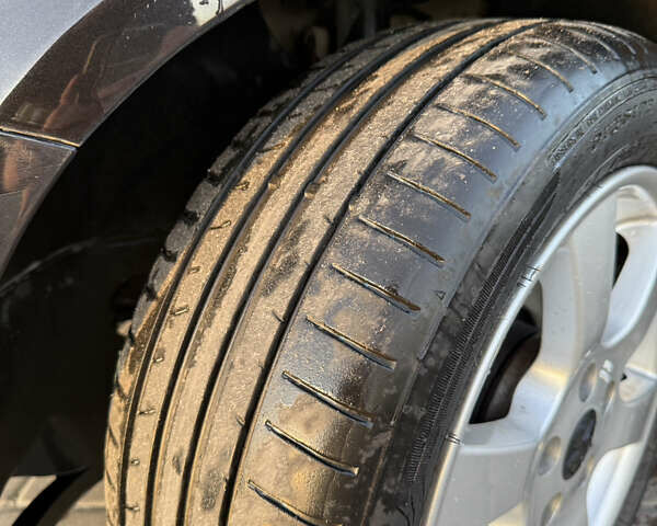 Черный Фольксваген Гольф, объемом двигателя 1.6 л и пробегом 231 тыс. км за 5999 $, фото 17 на Automoto.ua