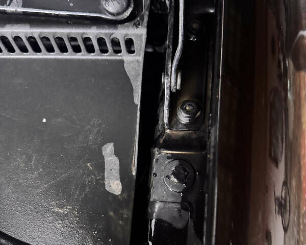 Черный Фольксваген Гольф, объемом двигателя 1.6 л и пробегом 231 тыс. км за 5850 $, фото 11 на Automoto.ua