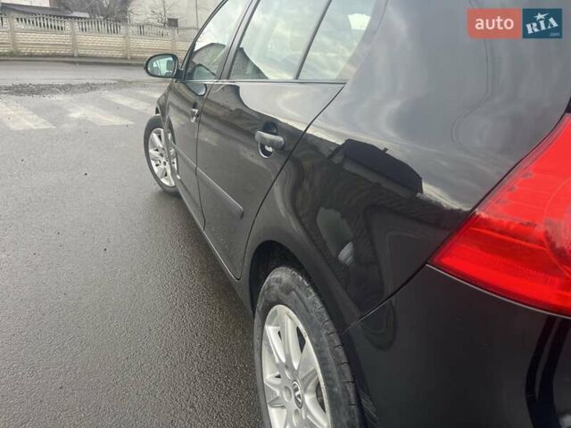 Черный Фольксваген Гольф, объемом двигателя 1.4 л и пробегом 226 тыс. км за 4450 $, фото 10 на Automoto.ua