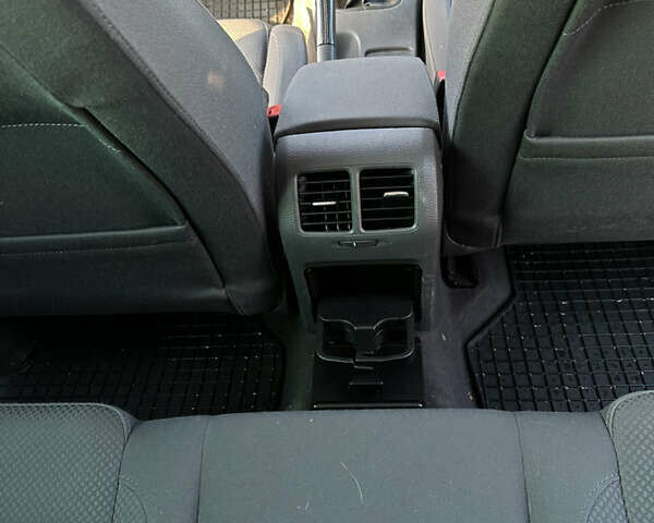 Черный Фольксваген Гольф, объемом двигателя 1.6 л и пробегом 192 тыс. км за 6000 $, фото 16 на Automoto.ua