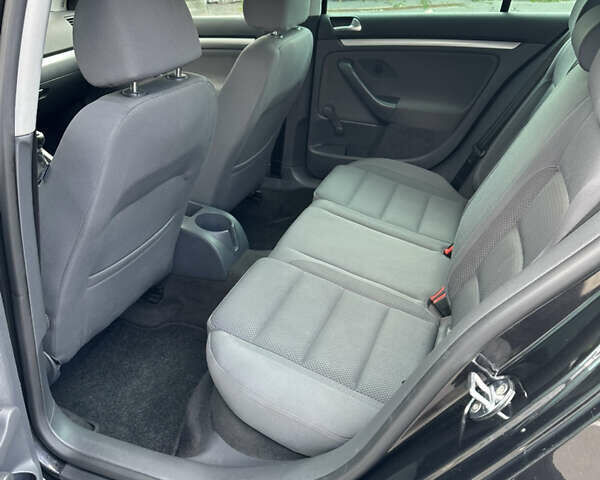 Чорний Фольксваген Гольф, об'ємом двигуна 1.6 л та пробігом 236 тис. км за 6000 $, фото 11 на Automoto.ua