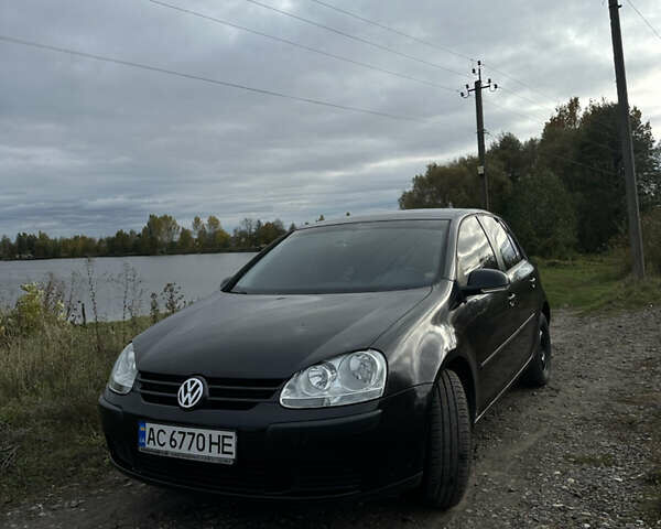 Черный Фольксваген Гольф, объемом двигателя 1.39 л и пробегом 121 тыс. км за 5150 $, фото 4 на Automoto.ua