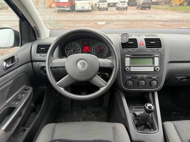 Чорний Фольксваген Гольф, об'ємом двигуна 1.4 л та пробігом 200 тис. км за 5199 $, фото 7 на Automoto.ua