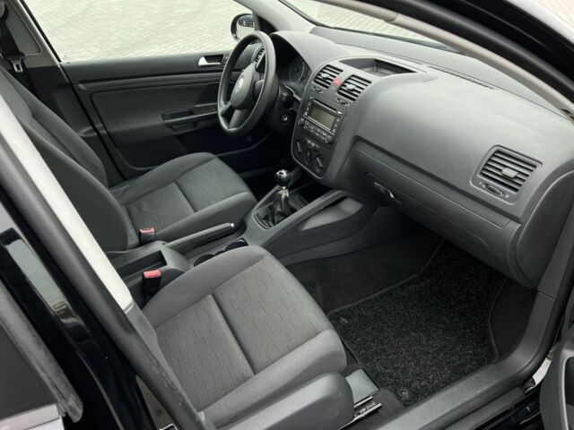 Черный Фольксваген Гольф, объемом двигателя 1.4 л и пробегом 247 тыс. км за 4900 $, фото 11 на Automoto.ua