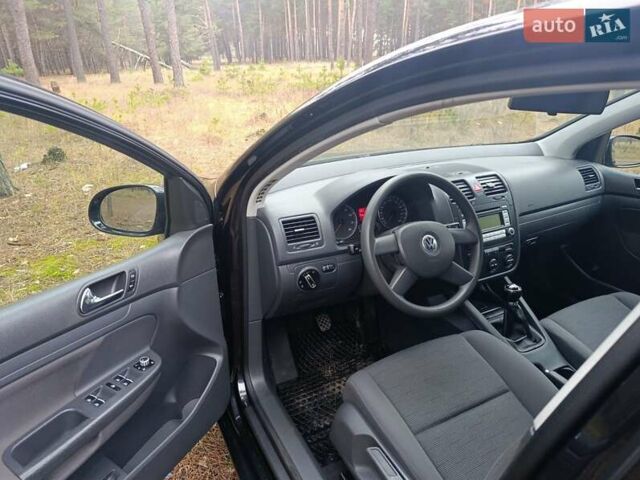 Чорний Фольксваген Гольф, об'ємом двигуна 1.6 л та пробігом 240 тис. км за 5700 $, фото 10 на Automoto.ua