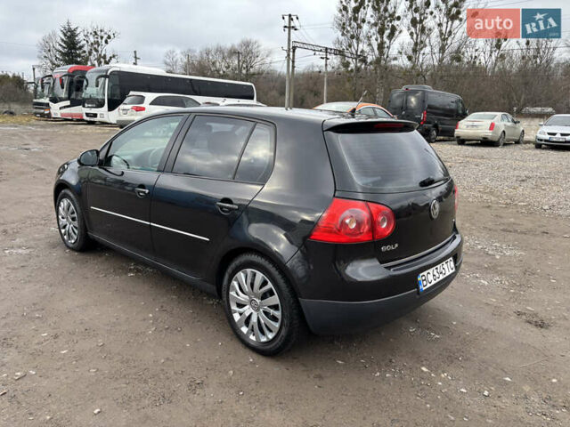 Черный Фольксваген Гольф, объемом двигателя 1.6 л и пробегом 243 тыс. км за 5000 $, фото 1 на Automoto.ua