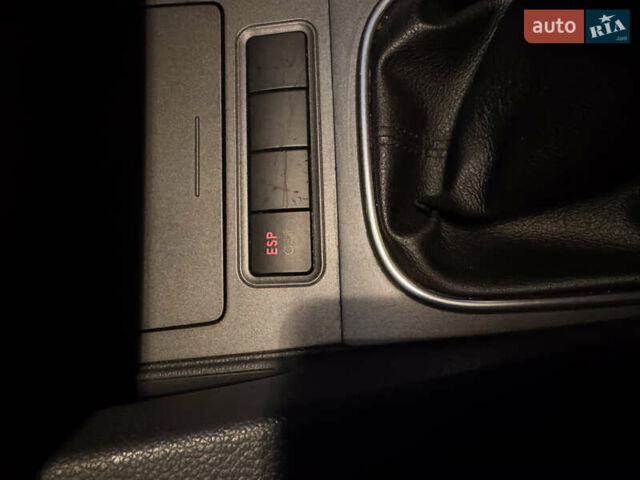 Чорний Фольксваген Гольф, об'ємом двигуна 1.39 л та пробігом 231 тис. км за 5500 $, фото 4 на Automoto.ua