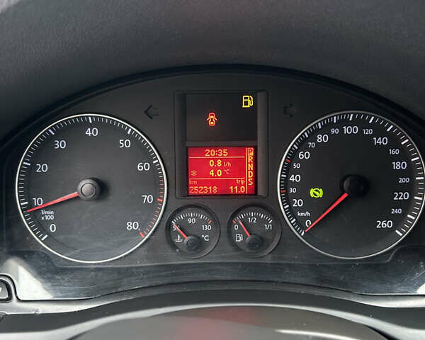 Черный Фольксваген Гольф, объемом двигателя 1.6 л и пробегом 252 тыс. км за 6500 $, фото 10 на Automoto.ua