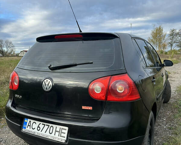 Черный Фольксваген Гольф, объемом двигателя 1.39 л и пробегом 121 тыс. км за 5150 $, фото 13 на Automoto.ua