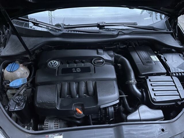 Черный Фольксваген Гольф, объемом двигателя 1.6 л и пробегом 287 тыс. км за 4800 $, фото 20 на Automoto.ua