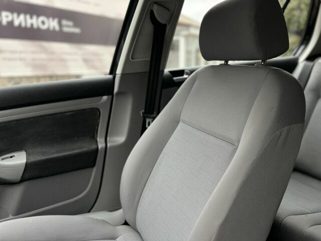 Черный Фольксваген Гольф, объемом двигателя 1.6 л и пробегом 249 тыс. км за 5500 $, фото 16 на Automoto.ua