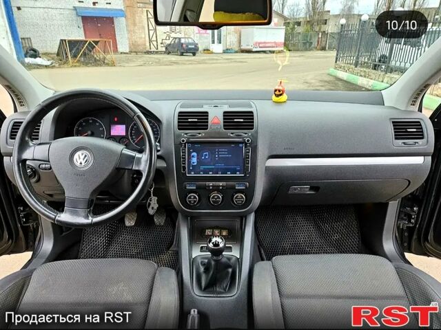 Черный Фольксваген Гольф, объемом двигателя 1.6 л и пробегом 285 тыс. км за 5700 $, фото 6 на Automoto.ua