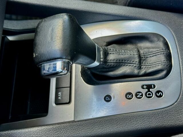 Черный Фольксваген Гольф, объемом двигателя 1.6 л и пробегом 215 тыс. км за 6500 $, фото 6 на Automoto.ua