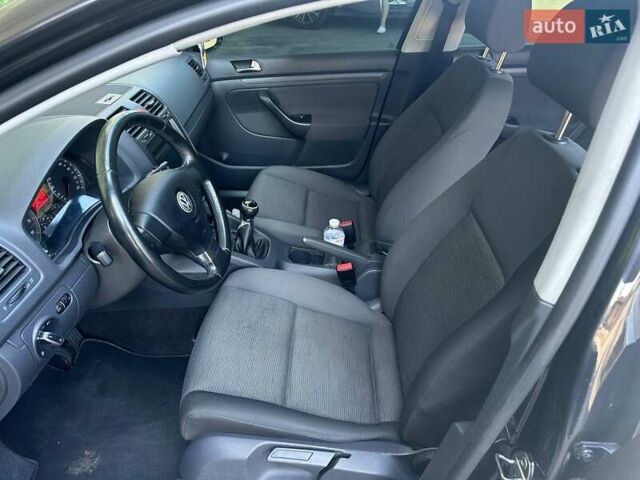 Фольксваген Гольф 2005 у Покров (Орджонікідзе) на Automoto.ua Чорний Фольксваген Гольф, об'ємом двигуна 1.6 л та пробігом 290 тис. км за 6000 $, фото 6 на Automoto.ua