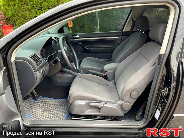 Чорний Фольксваген Гольф, об'ємом двигуна 1.6 л та пробігом 264 тис. км за 5499 $, фото 5 на Automoto.ua