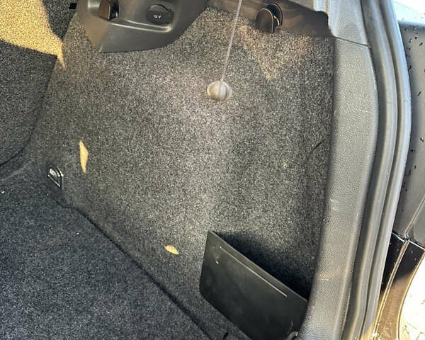 Черный Фольксваген Гольф, объемом двигателя 1.6 л и пробегом 192 тыс. км за 6000 $, фото 12 на Automoto.ua