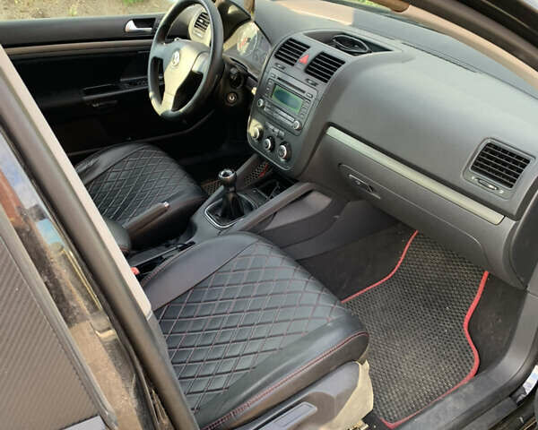 Черный Фольксваген Гольф, объемом двигателя 1.6 л и пробегом 297 тыс. км за 4900 $, фото 7 на Automoto.ua