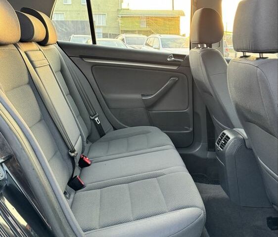 Чорний Фольксваген Гольф, об'ємом двигуна 1.6 л та пробігом 137 тис. км за 7000 $, фото 16 на Automoto.ua