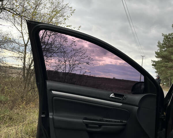 Черный Фольксваген Гольф, объемом двигателя 2 л и пробегом 330 тыс. км за 5700 $, фото 31 на Automoto.ua