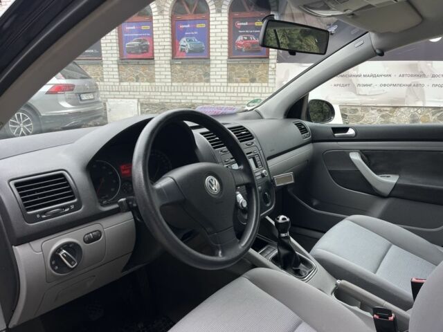 Черный Фольксваген Гольф, объемом двигателя 1.6 л и пробегом 249 тыс. км за 5500 $, фото 9 на Automoto.ua