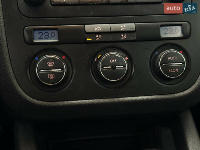 Черный Фольксваген Гольф, объемом двигателя 1.4 л и пробегом 197 тыс. км за 5500 $, фото 36 на Automoto.ua