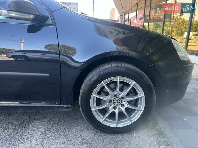 Фольксваген Гольф 2005 у Покров (Орджонікідзе) на Automoto.ua Чорний Фольксваген Гольф, об'ємом двигуна 1.6 л та пробігом 290 тис. км за 6000 $, фото 5 на Automoto.ua