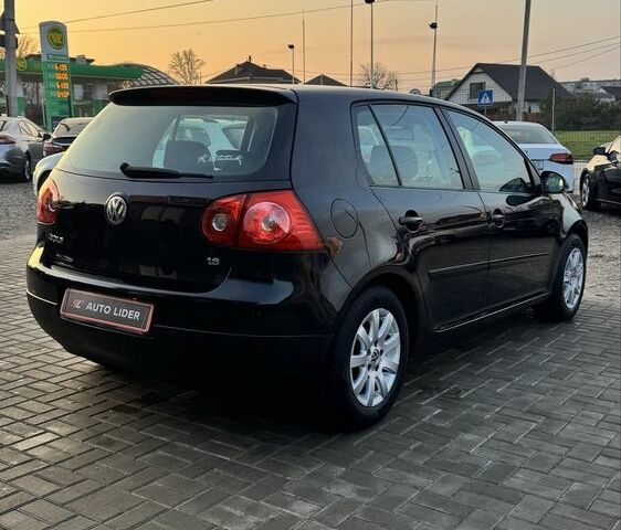 Чорний Фольксваген Гольф, об'ємом двигуна 1.6 л та пробігом 137 тис. км за 7000 $, фото 3 на Automoto.ua