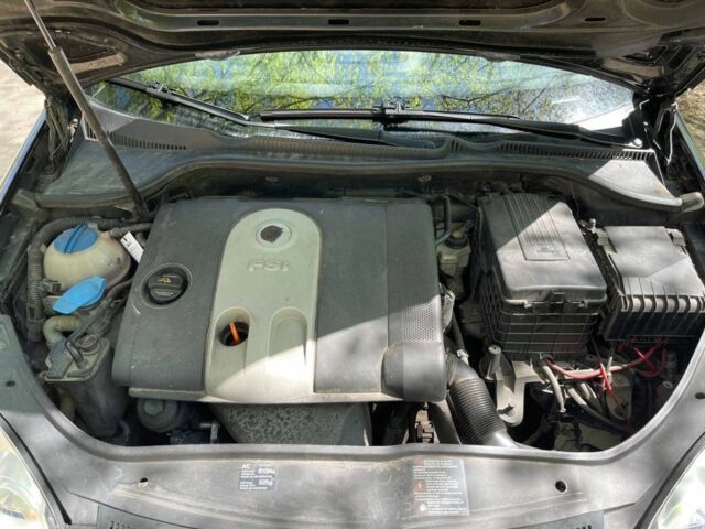 Черный Фольксваген Гольф, объемом двигателя 1.4 л и пробегом 270 тыс. км за 3800 $, фото 5 на Automoto.ua