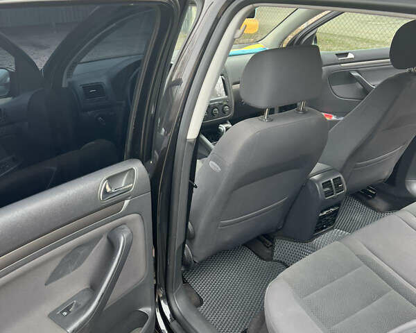 Чорний Фольксваген Гольф, об'ємом двигуна 2 л та пробігом 251 тис. км за 6700 $, фото 7 на Automoto.ua