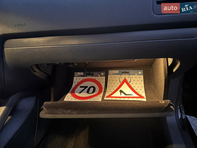 Чорний Фольксваген Гольф, об'ємом двигуна 1.39 л та пробігом 231 тис. км за 5500 $, фото 14 на Automoto.ua