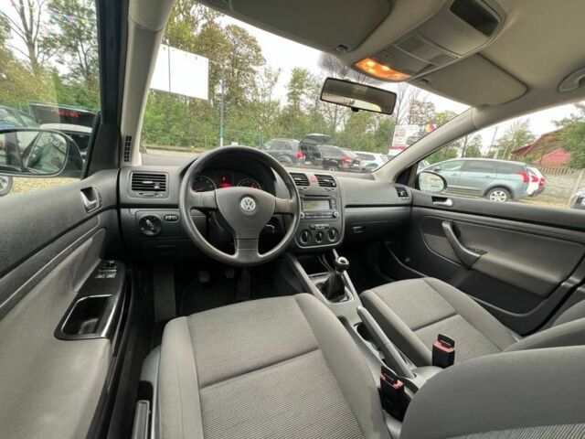 Черный Фольксваген Гольф, объемом двигателя 1.6 л и пробегом 191 тыс. км за 5499 $, фото 13 на Automoto.ua