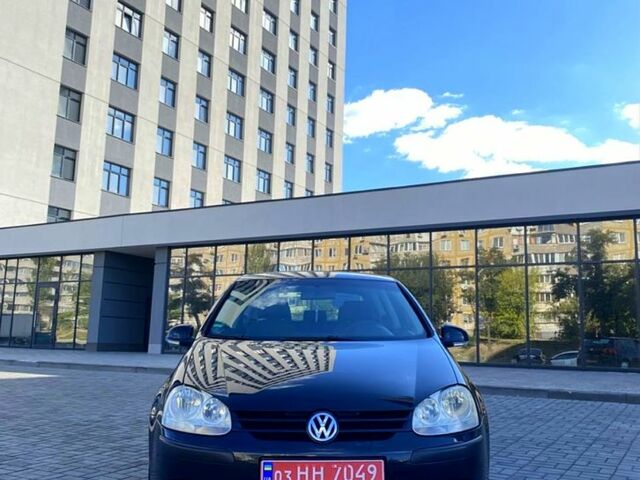 Черный Фольксваген Гольф, объемом двигателя 1.4 л и пробегом 235 тыс. км за 4400 $, фото 1 на Automoto.ua