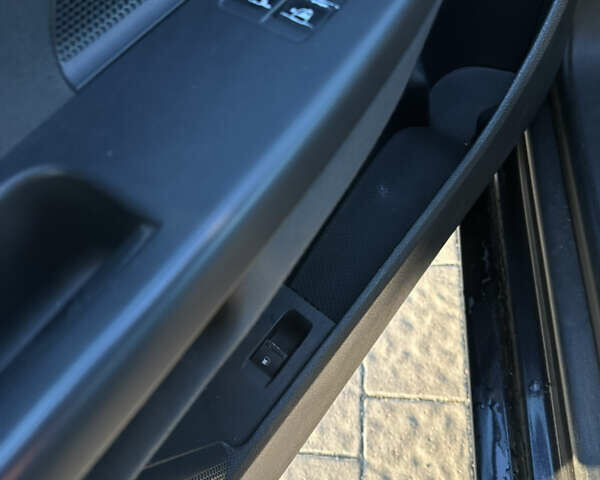 Черный Фольксваген Гольф, объемом двигателя 1.6 л и пробегом 192 тыс. км за 6000 $, фото 24 на Automoto.ua