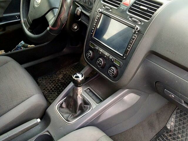 Чорний Фольксваген Гольф, об'ємом двигуна 1.4 л та пробігом 270 тис. км за 4200 $, фото 3 на Automoto.ua