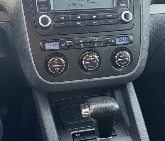 Чорний Фольксваген Гольф, об'ємом двигуна 1.6 л та пробігом 137 тис. км за 7000 $, фото 13 на Automoto.ua