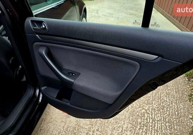 Чорний Фольксваген Гольф, об'ємом двигуна 1.6 л та пробігом 221 тис. км за 7399 $, фото 51 на Automoto.ua