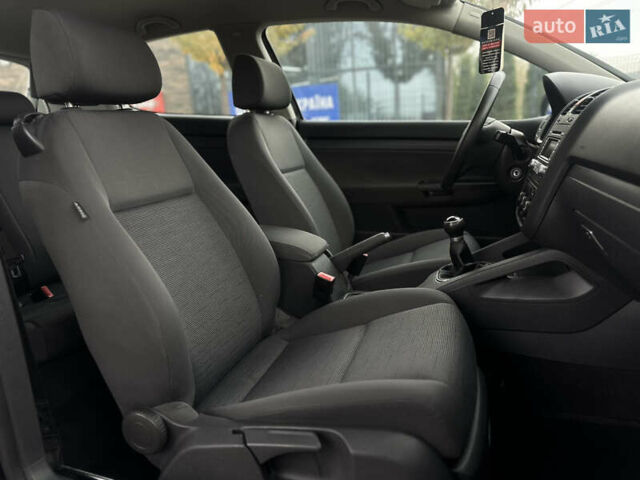 Чорний Фольксваген Гольф, об'ємом двигуна 1.4 л та пробігом 237 тис. км за 5100 $, фото 40 на Automoto.ua