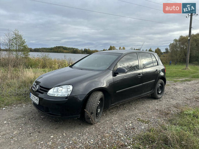 Черный Фольксваген Гольф, объемом двигателя 1.39 л и пробегом 121 тыс. км за 5150 $, фото 7 на Automoto.ua