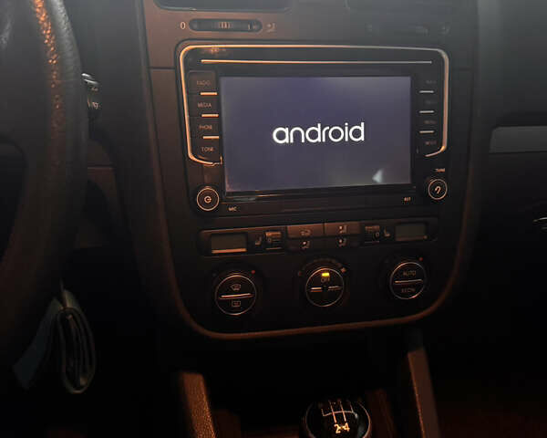 Черный Фольксваген Гольф, объемом двигателя 1.6 л и пробегом 231 тыс. км за 5850 $, фото 1 на Automoto.ua