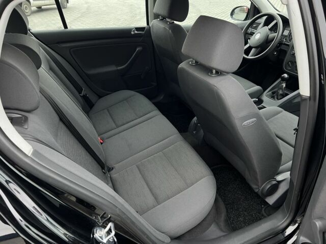 Черный Фольксваген Гольф, объемом двигателя 1.4 л и пробегом 247 тыс. км за 4900 $, фото 12 на Automoto.ua