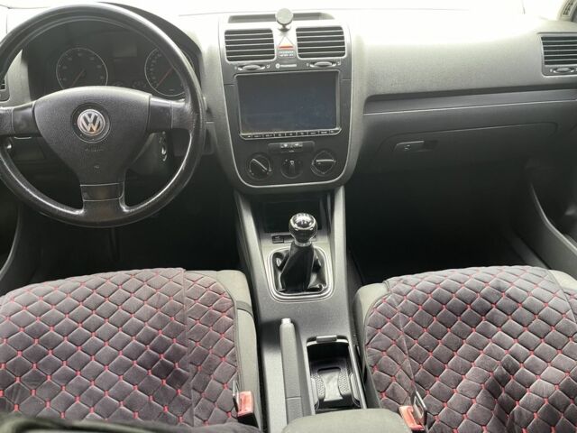 Черный Фольксваген Гольф, объемом двигателя 1.6 л и пробегом 287 тыс. км за 4800 $, фото 15 на Automoto.ua