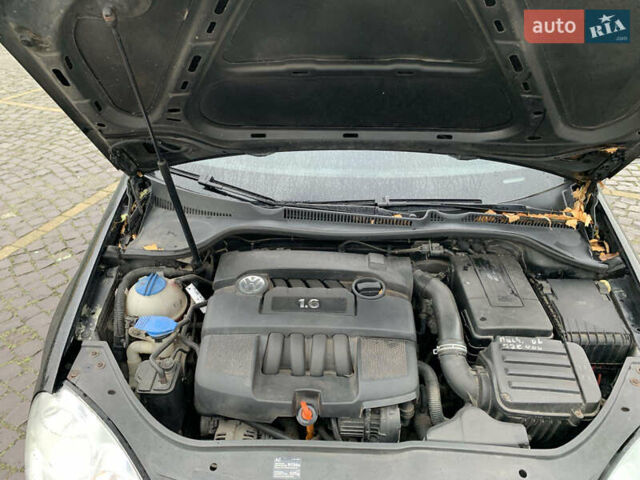 Черный Фольксваген Гольф, объемом двигателя 1.6 л и пробегом 229 тыс. км за 5300 $, фото 10 на Automoto.ua